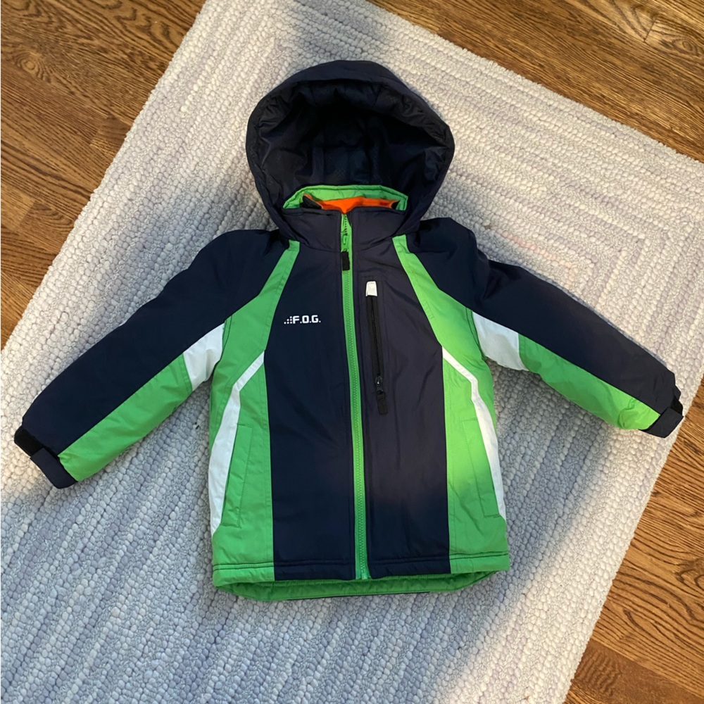 London Fog boys size 5/6 winter coat. Zip out fleece jacket— 2 coats in one!